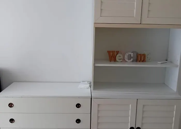 E Un Semplice Posto Letto Nell'ingresso Centralissimo Δωμάτια σε οικογενειακή κατοικία Σαν Ρέμο